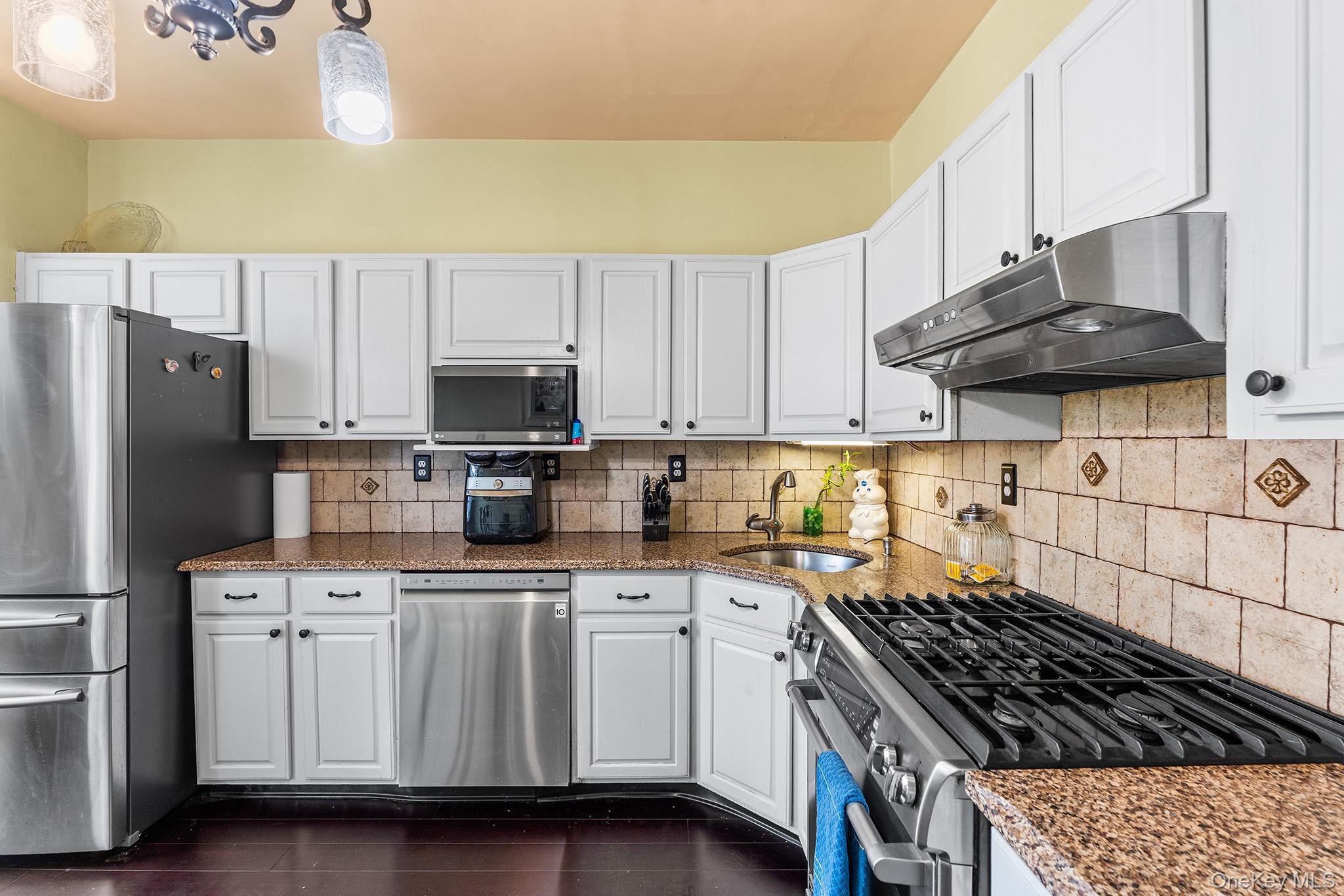 Single Family W 37th Street Out Of Area, NY 07002, MLS-1029229-10