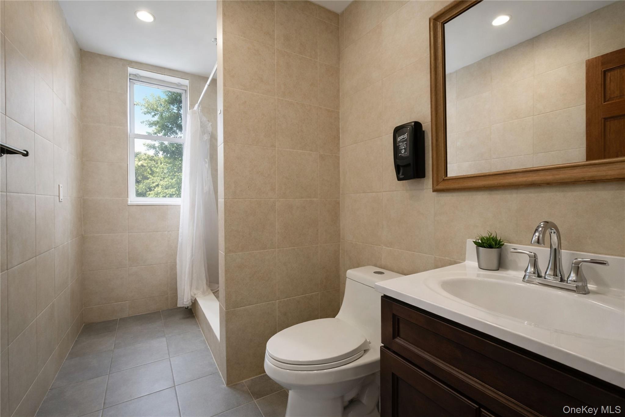 Single Family Kingsbridge Terrace Bronx, NY 10463, MLS-1029231-15