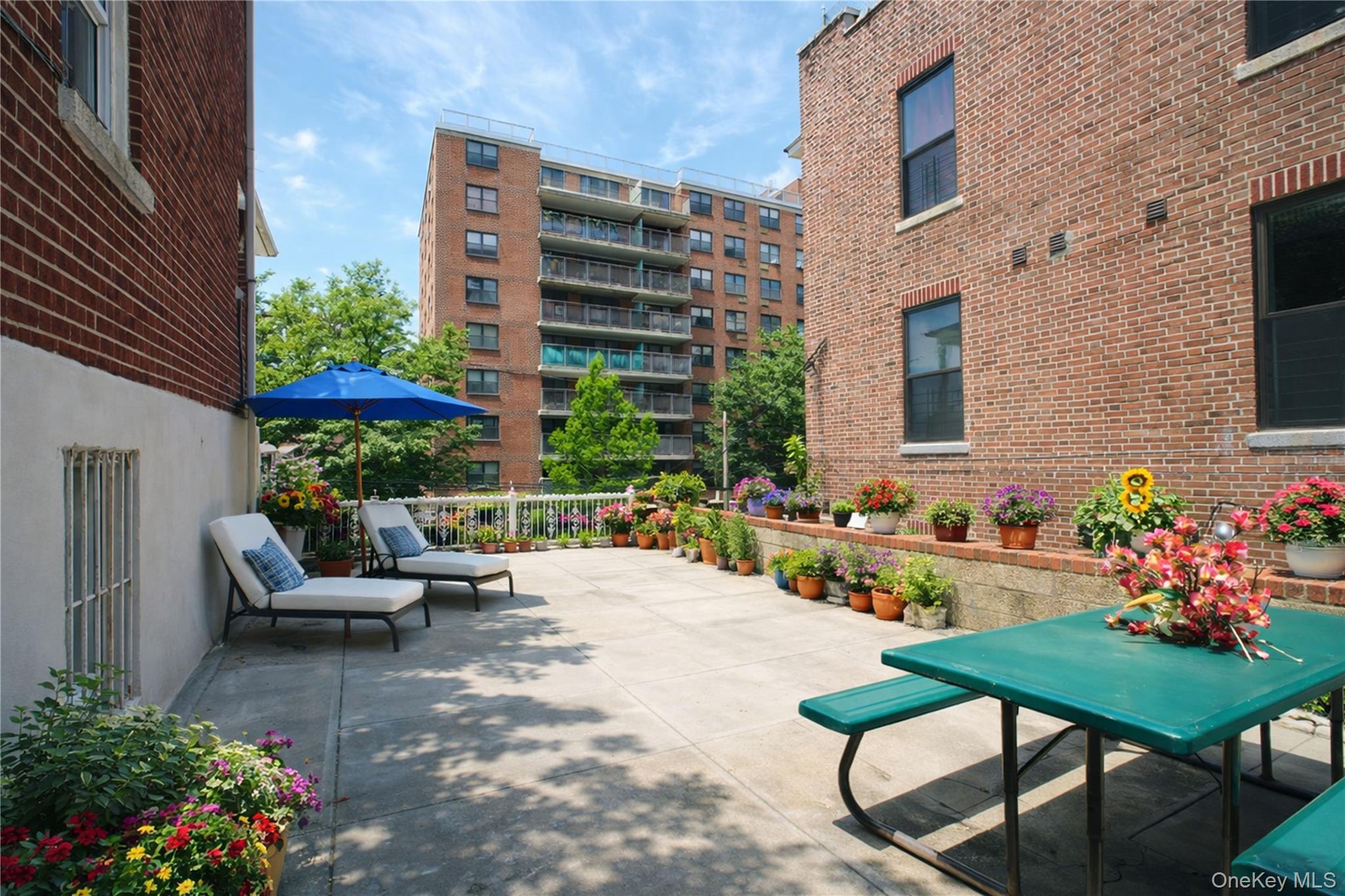 Single Family Kingsbridge Terrace Bronx, NY 10463, MLS-1029231-19