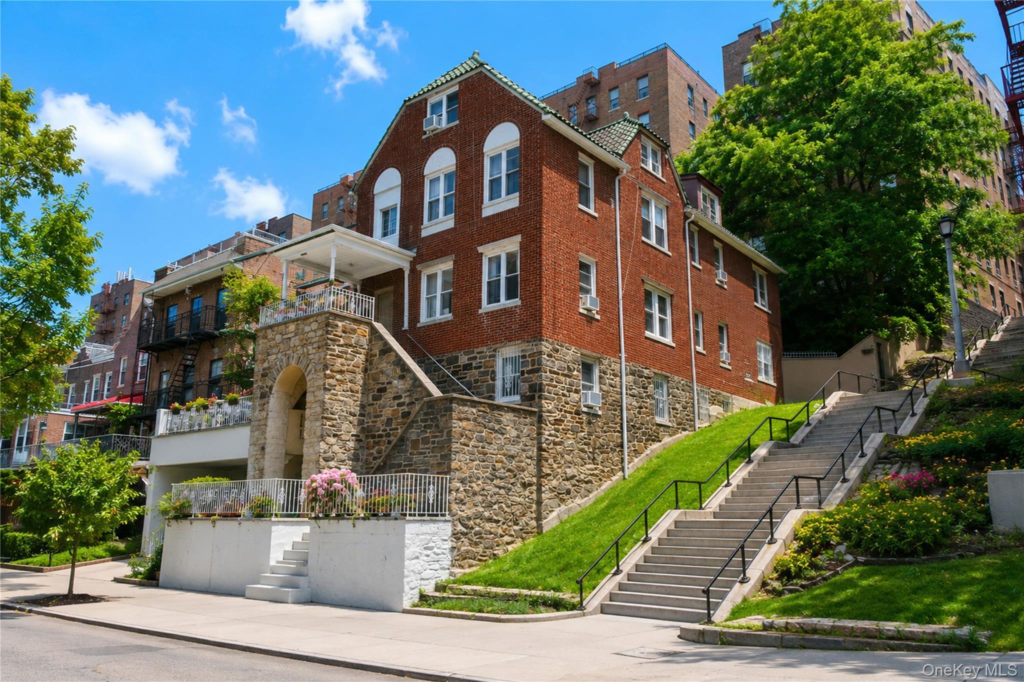 Single Family Kingsbridge Terrace Bronx, NY 10463, MLS-1029231-3