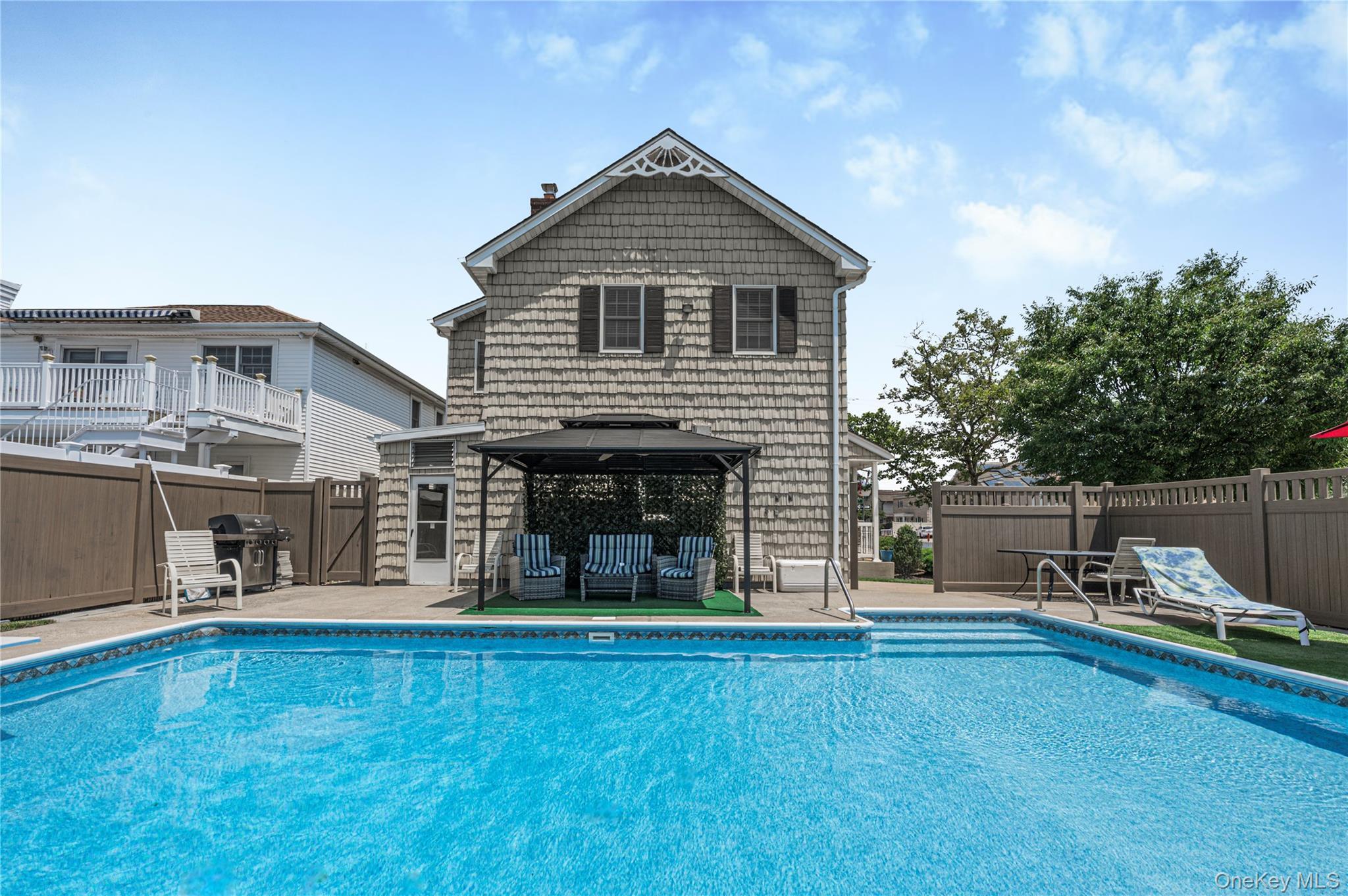 Single Family 157th Avenue  Queens, NY 11414, MLS-1029234-33