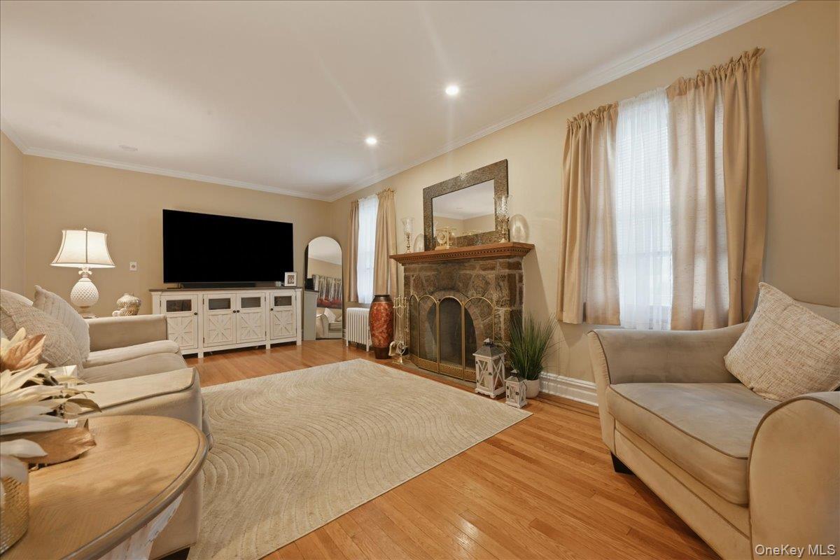 Single Family Locust Street  Nassau County, NY 11001, MLS-1029276-12