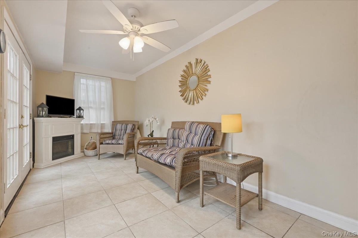 Single Family Locust Street  Nassau County, NY 11001, MLS-1029276-18
