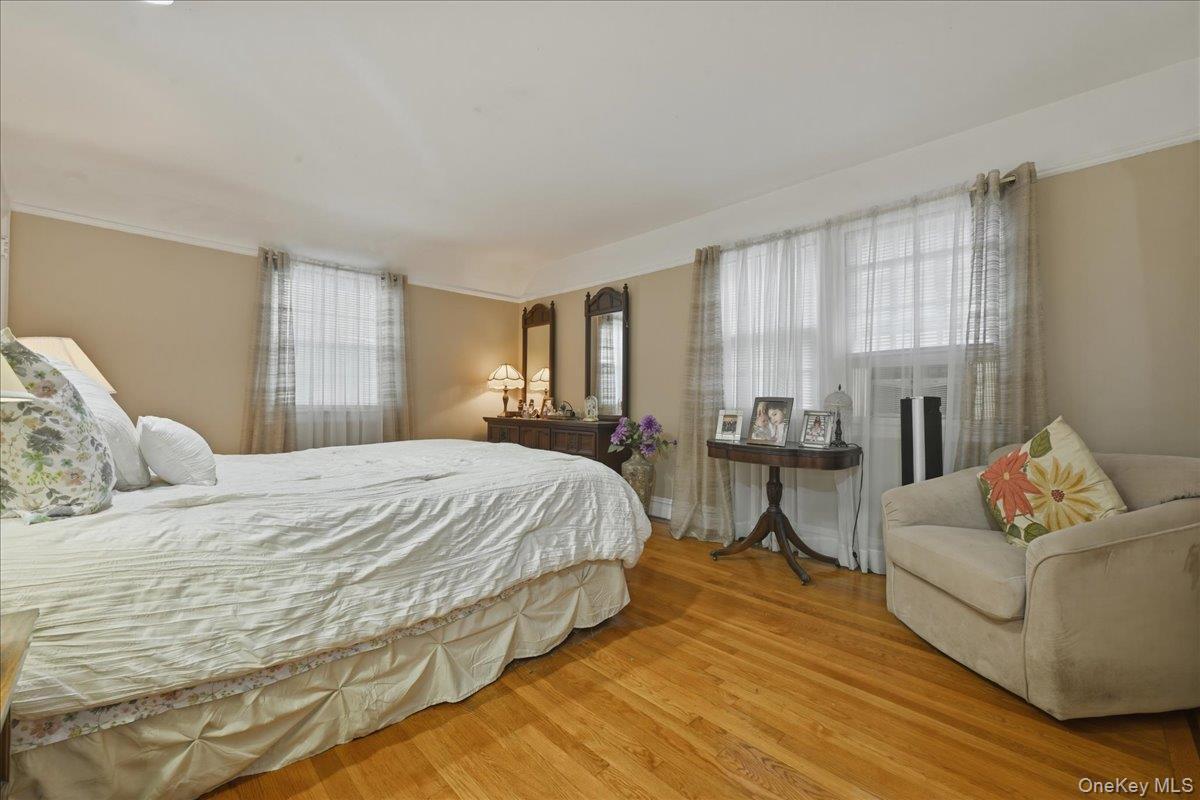 Single Family Locust Street  Nassau County, NY 11001, MLS-1029276-22
