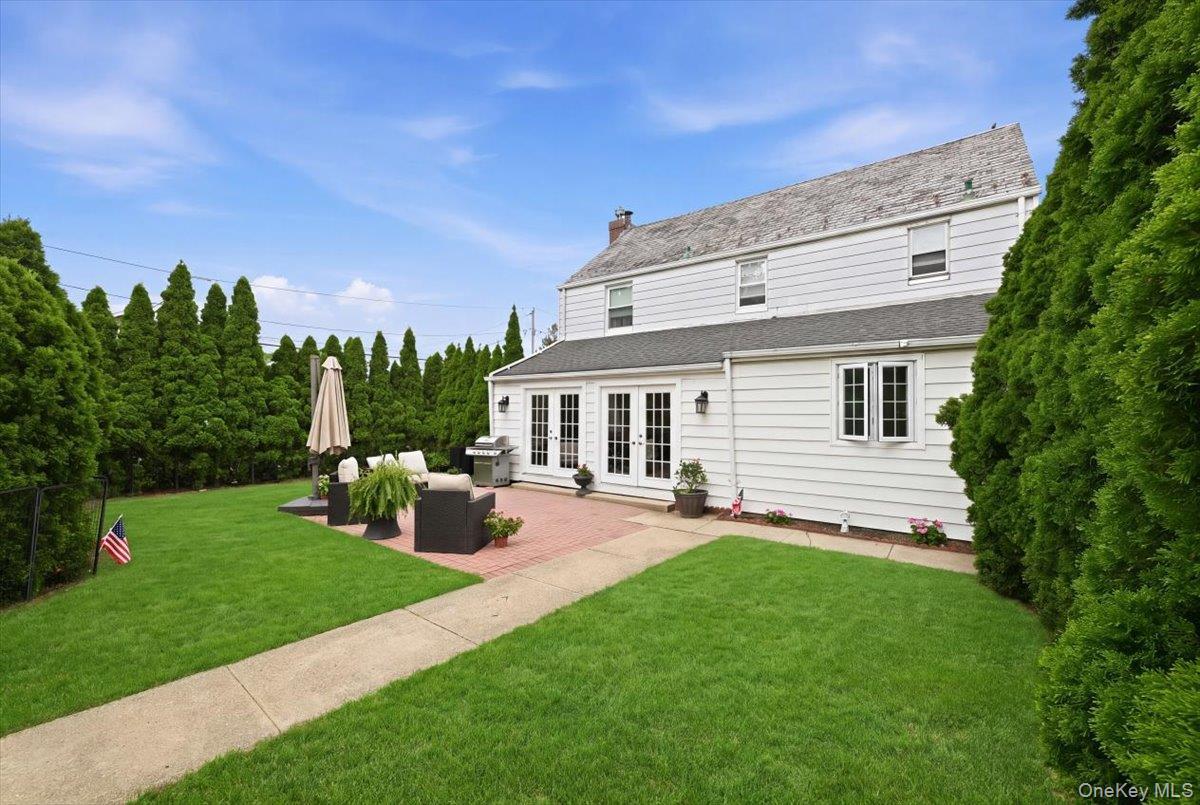 Single Family Locust Street  Nassau County, NY 11001, MLS-1029276-40