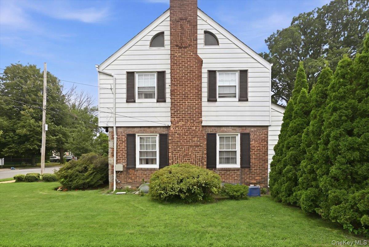 Single Family Locust Street  Nassau County, NY 11001, MLS-1029276-41