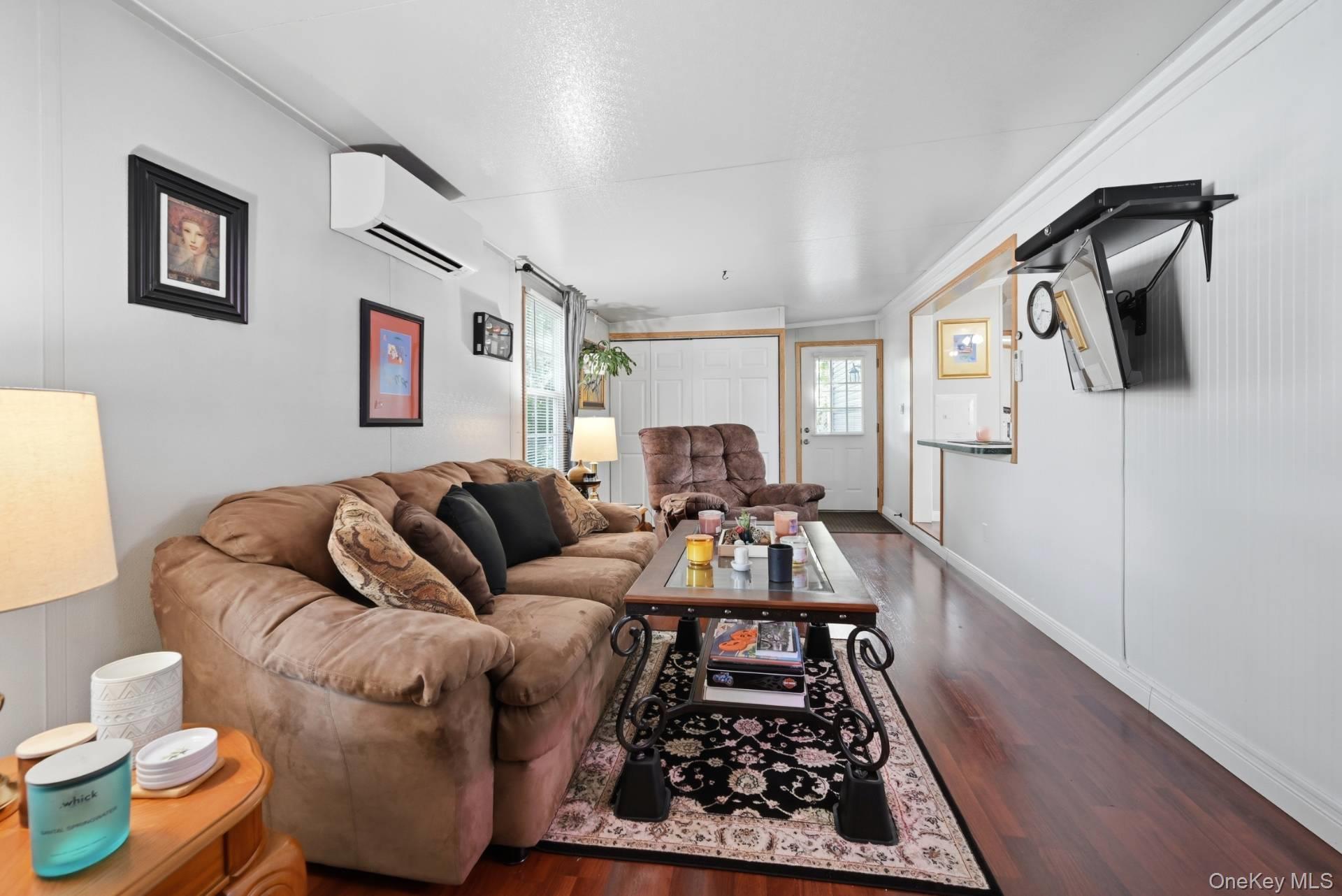 Single Family Hubbard Avenue Suffolk County, NY 11901, MLS-1029283-14