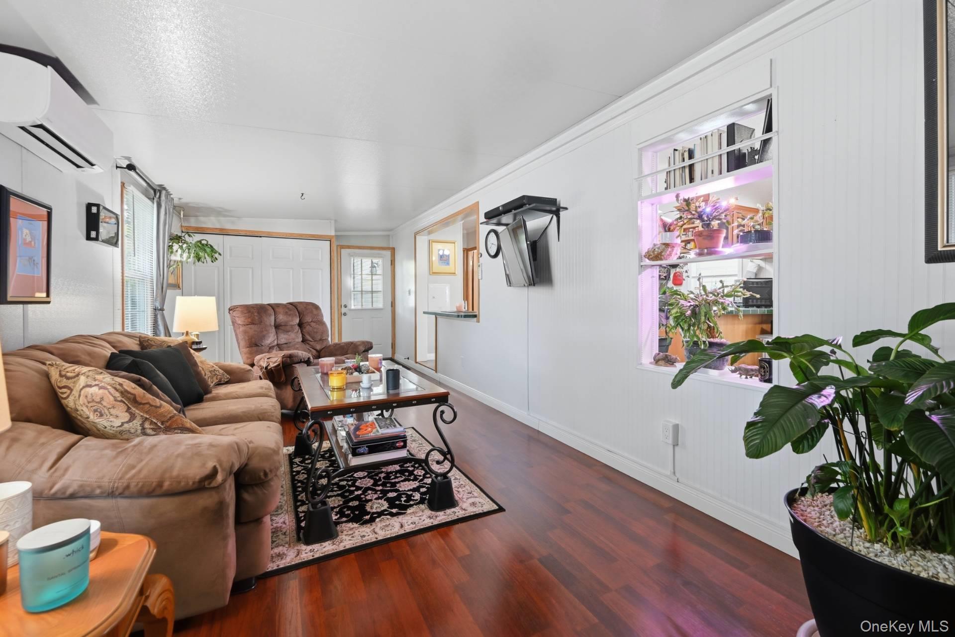 Single Family Hubbard Avenue Suffolk County, NY 11901, MLS-1029283-15