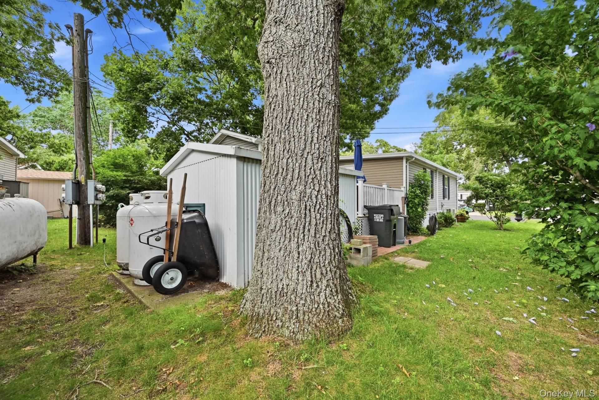 Single Family Hubbard Avenue Suffolk County, NY 11901, MLS-1029283-31
