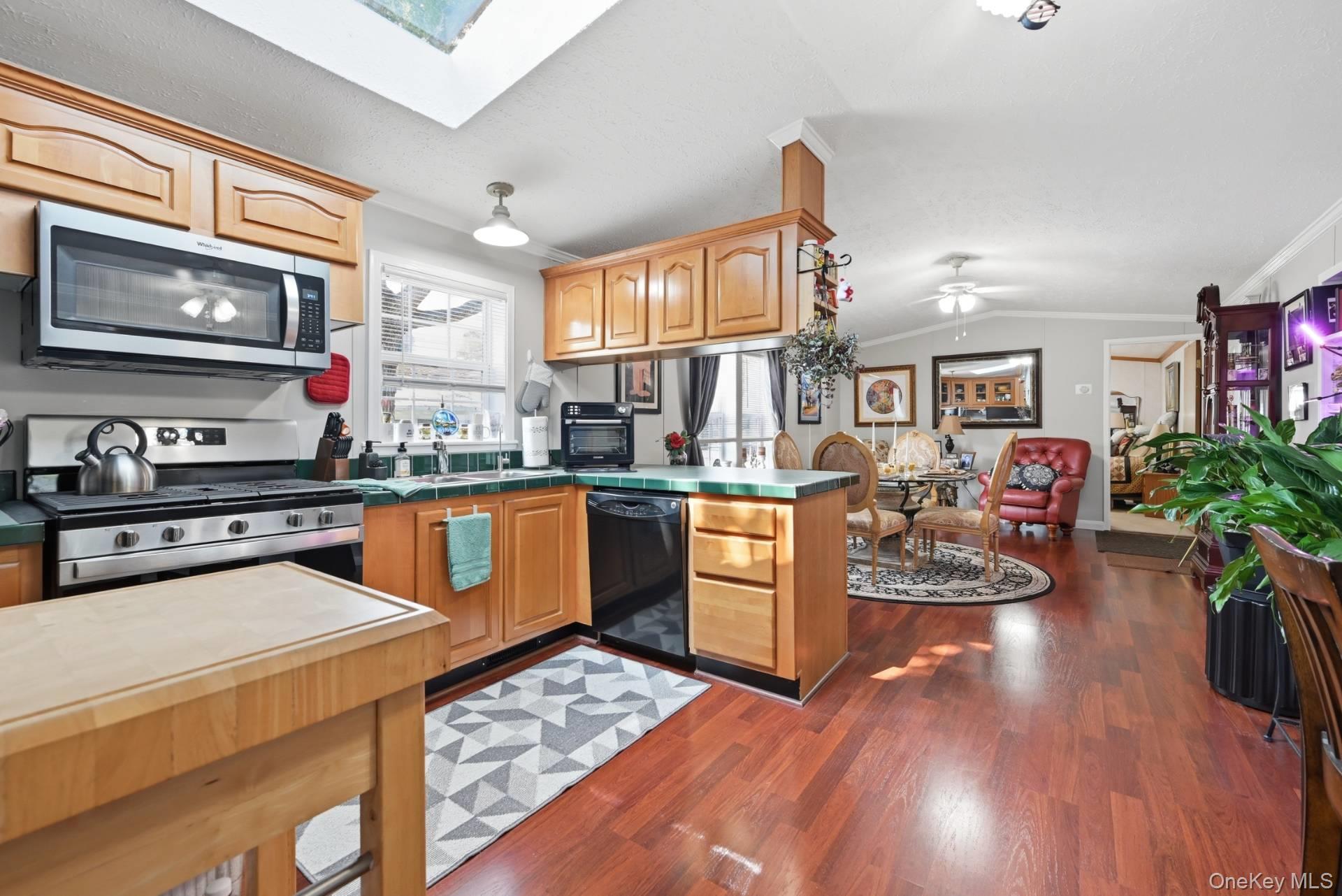 Single Family Hubbard Avenue Suffolk County, NY 11901, MLS-1029283-5