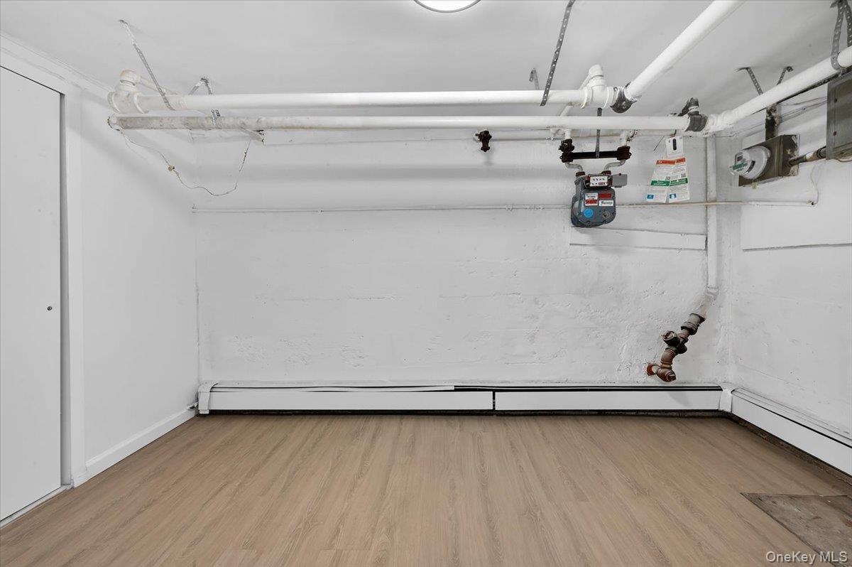 Single Family Harper Avenue Bronx, NY 10466, MLS-1029285-2