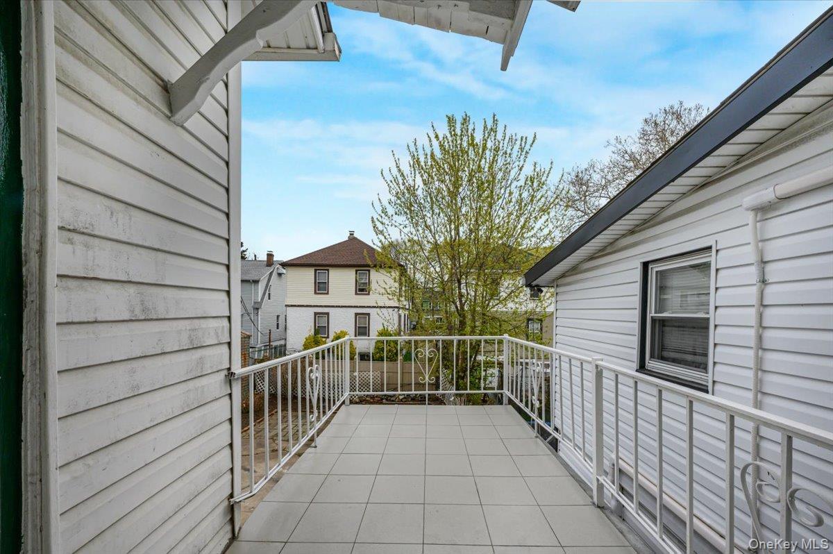 Single Family Harper Avenue Bronx, NY 10466, MLS-1029285-27