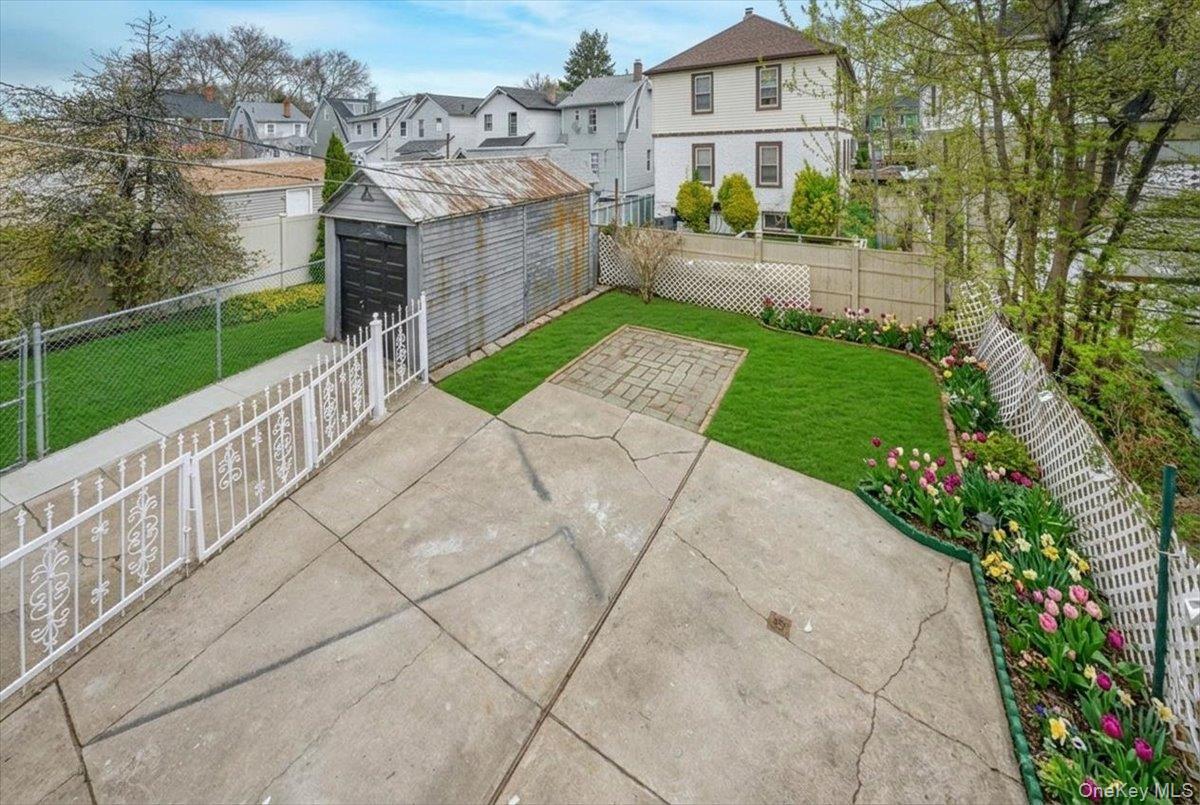 Single Family Harper Avenue Bronx, NY 10466, MLS-1029285-28