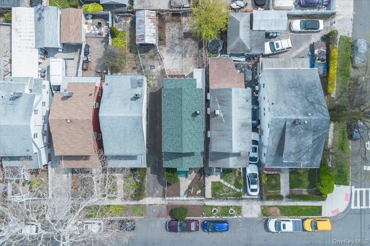 Single Family Harper Avenue Bronx, NY 10466, MLS-1029285-32