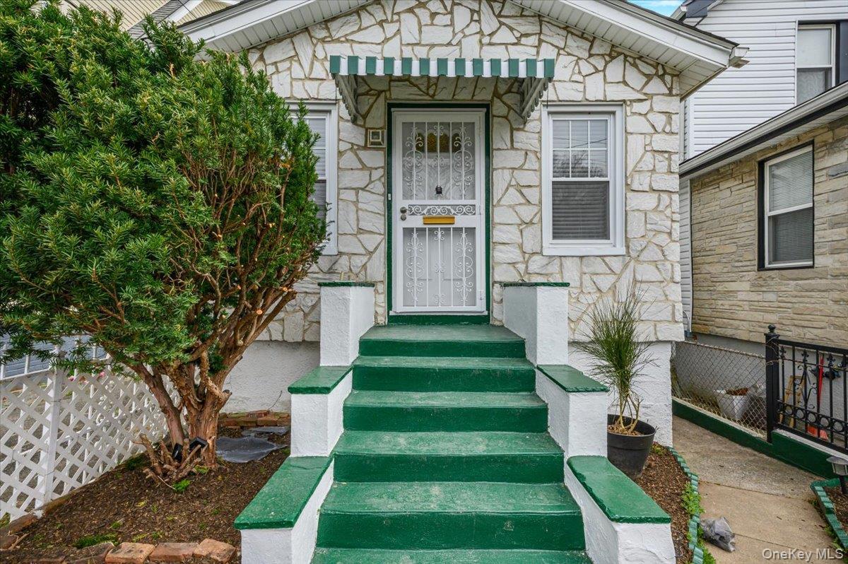 Single Family Harper Avenue Bronx, NY 10466, MLS-1029285-38