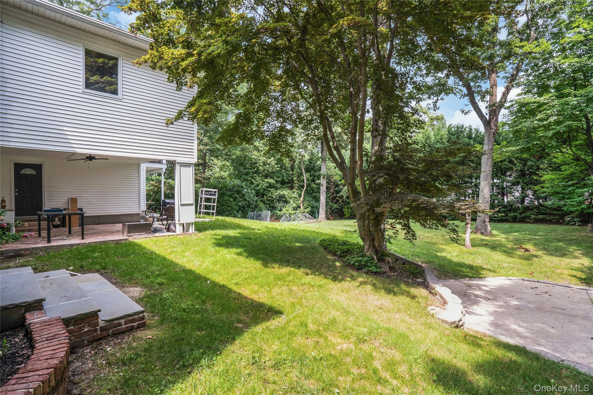 Single Family Colby Drive Suffolk County, NY 11746, MLS-1029331-46