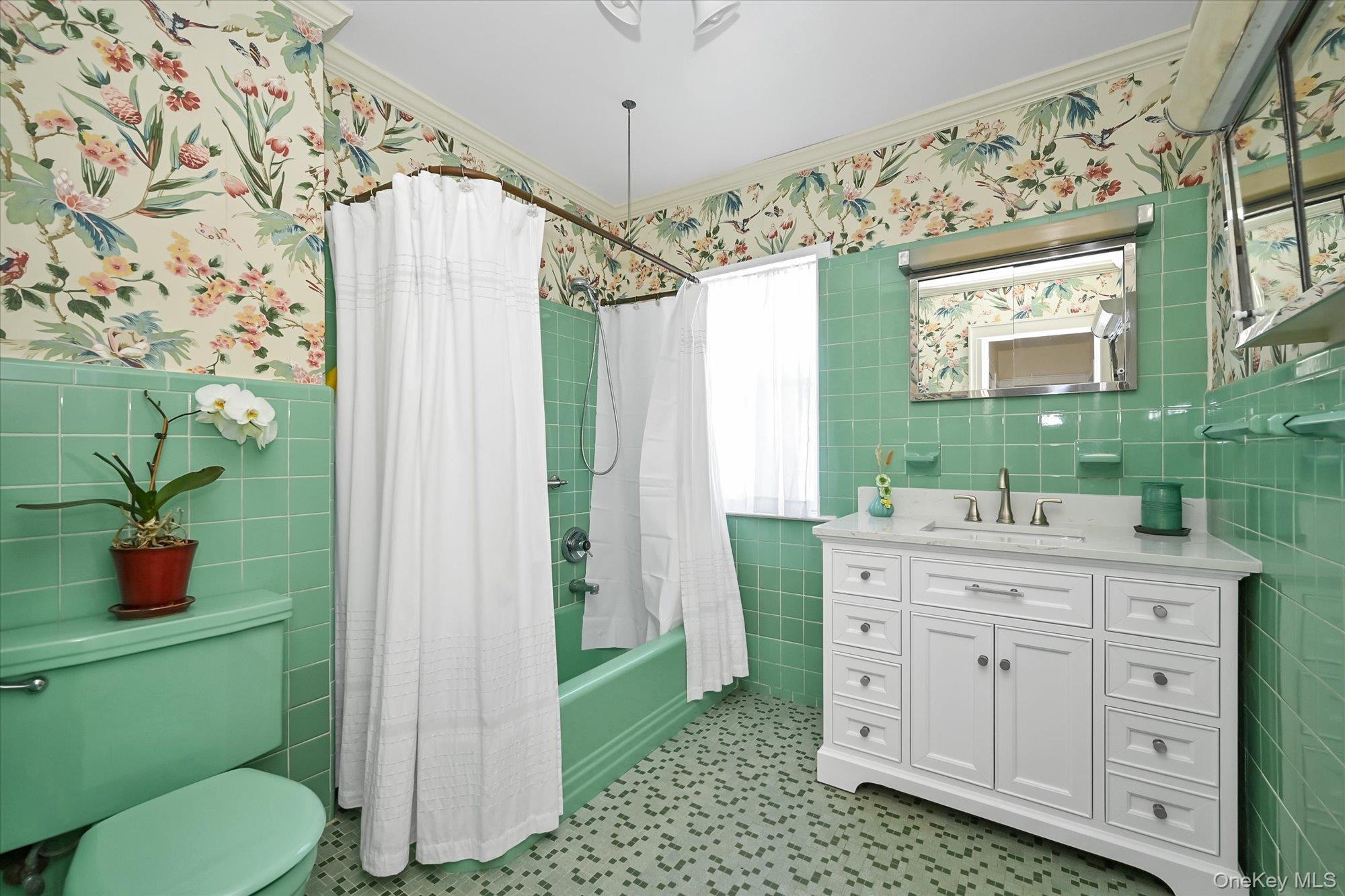 Single Family Seward Avenue Queens, NY 11427, MLS-1029348-16