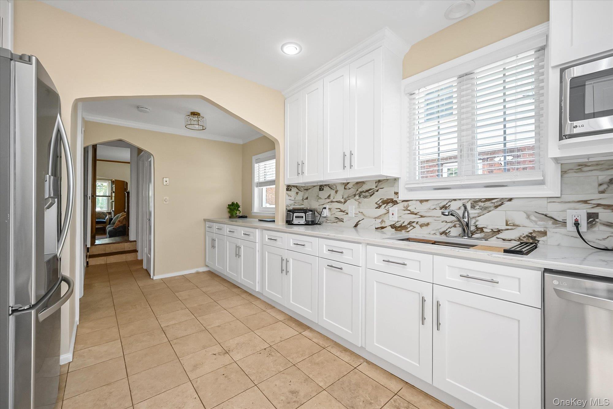 Single Family Seward Avenue Queens, NY 11427, MLS-1029348-8