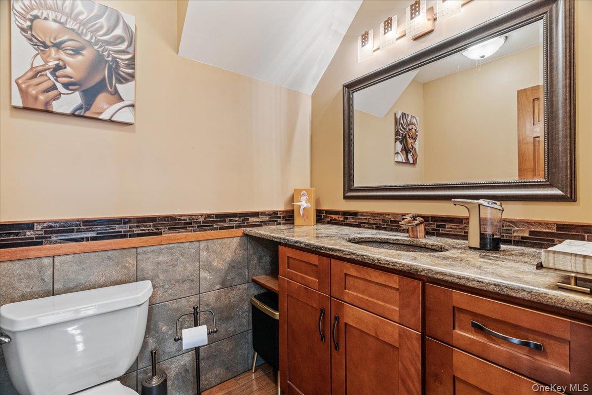 Single Family Gordon Place Nassau County, NY 11520, MLS-1029360-16