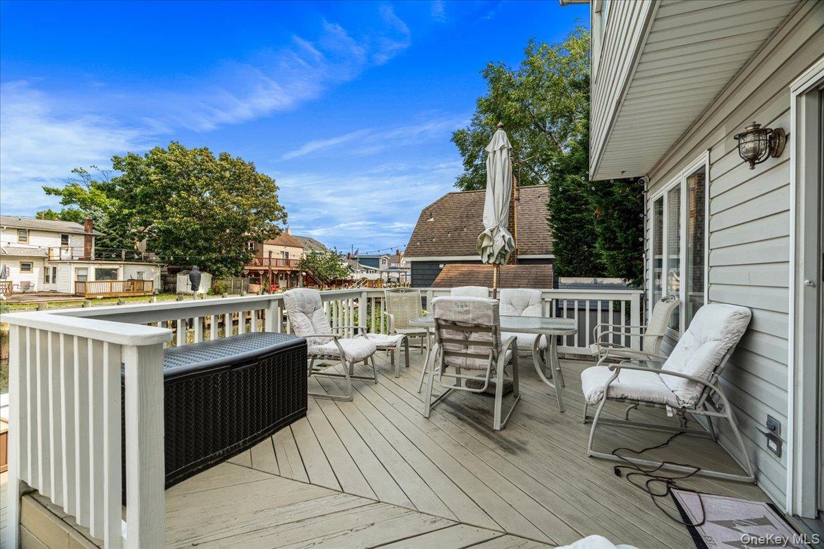 Single Family Gordon Place Nassau County, NY 11520, MLS-1029360-5
