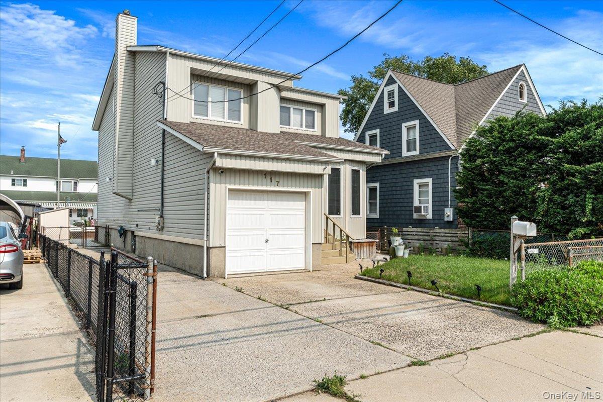 Single Family Gordon Place Nassau County, NY 11520, MLS-1029360-8
