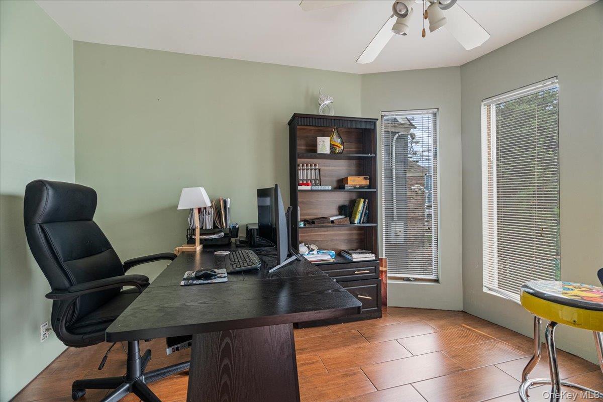 Single Family Gordon Place Nassau County, NY 11520, MLS-1029360-9