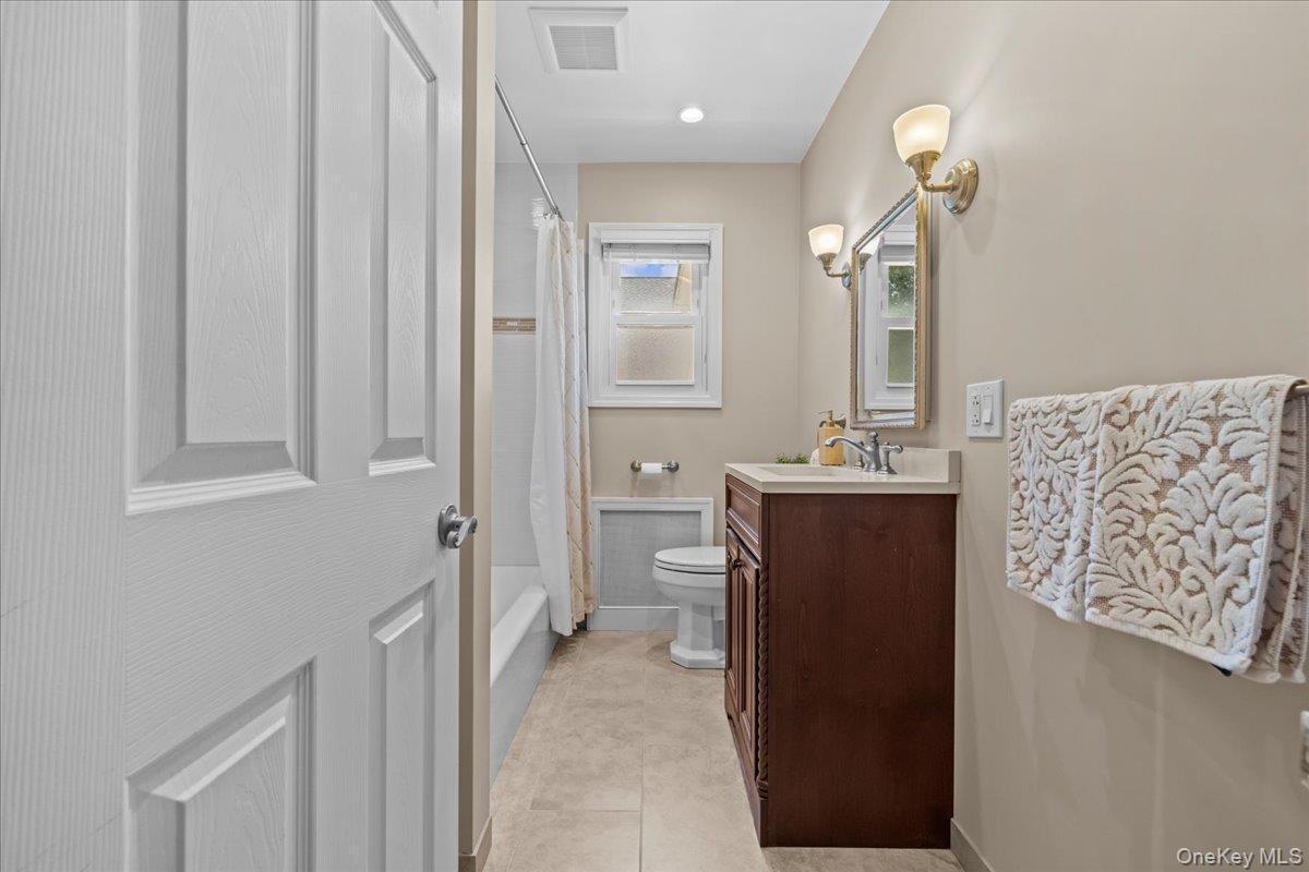 Single Family Fairfield Avenue  Bronx, NY 10463, MLS-1029364-16