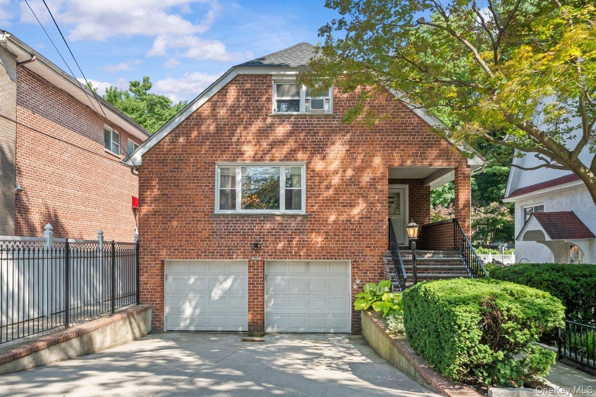 Single Family Fairfield Avenue  Bronx, NY 10463, MLS-1029364-2