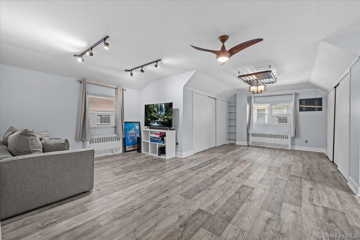 Single Family Fairfield Avenue  Bronx, NY 10463, MLS-1029364-23