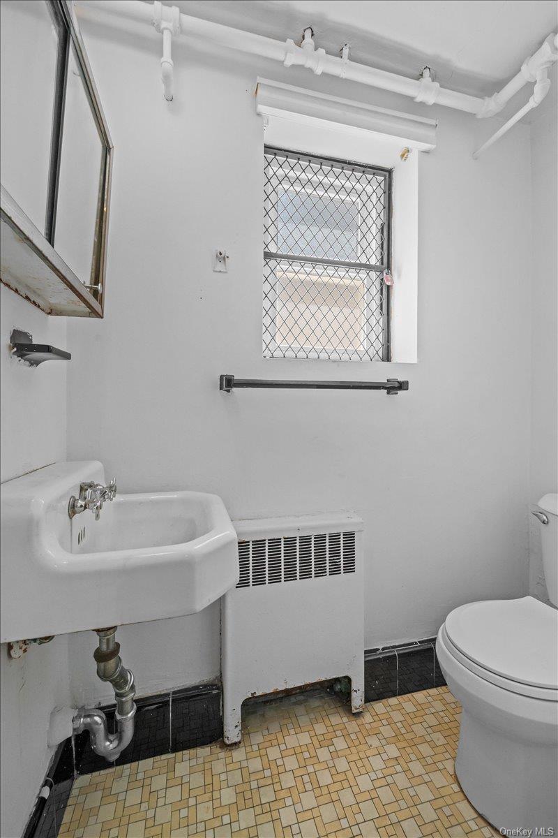 Single Family Fairfield Avenue  Bronx, NY 10463, MLS-1029364-31