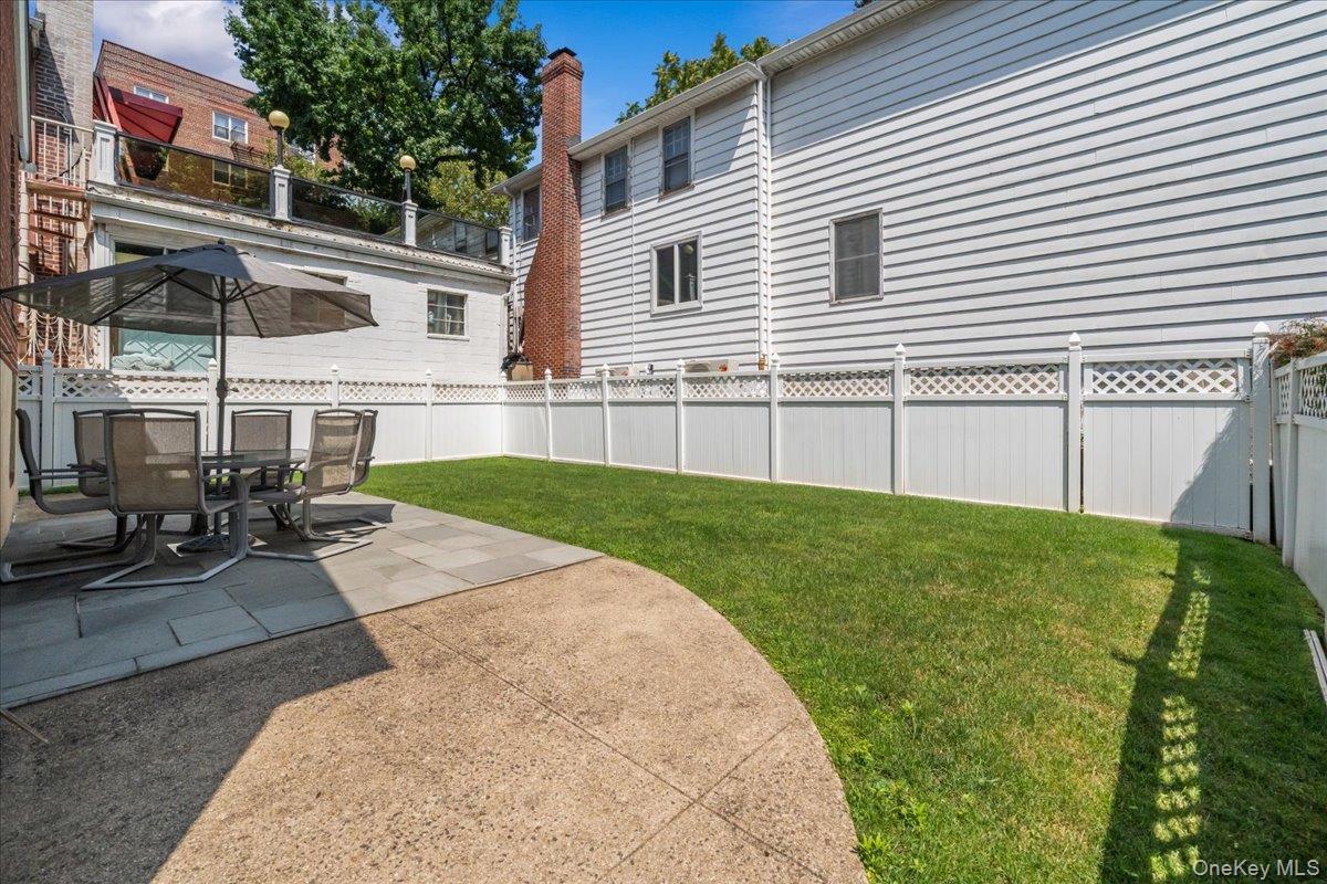 Single Family Fairfield Avenue  Bronx, NY 10463, MLS-1029364-4