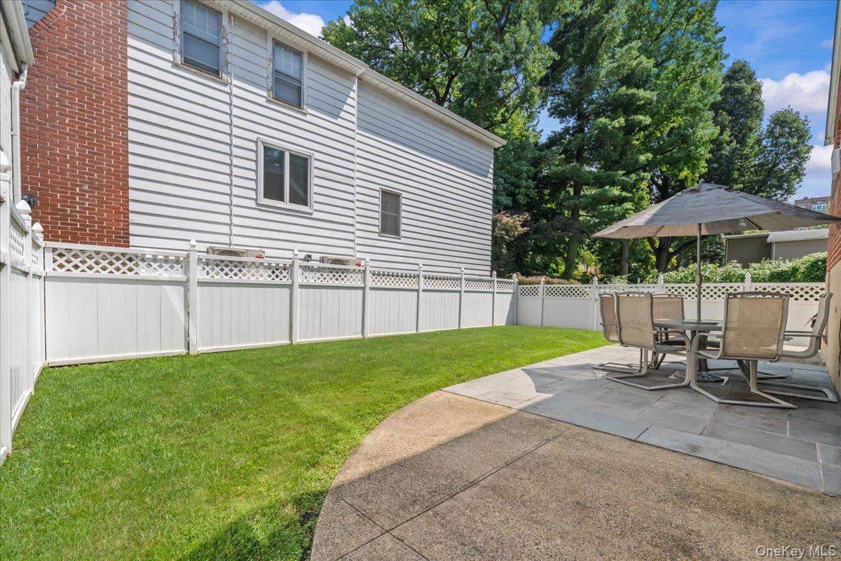 Single Family Fairfield Avenue  Bronx, NY 10463, MLS-1029364-5