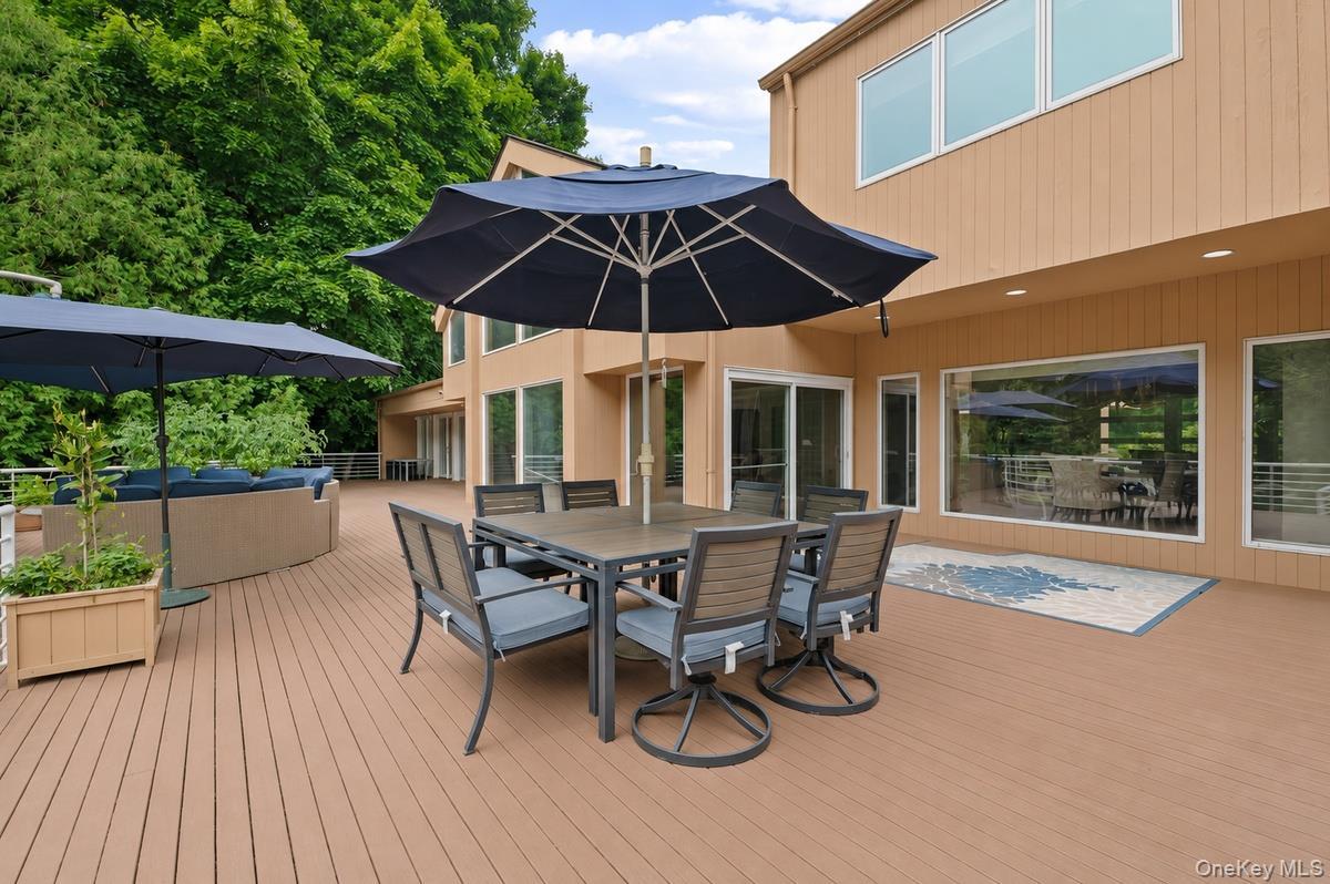 Single Family Emerson Road Nassau County, NY 11545, MLS-1029380-42