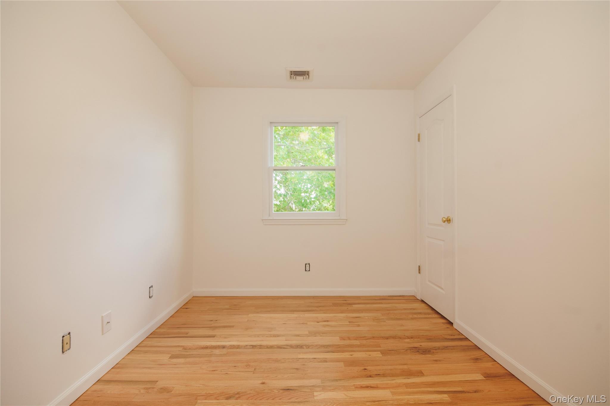 Single Family Siegfried Place Bronx, NY 10465, MLS-1029387-10