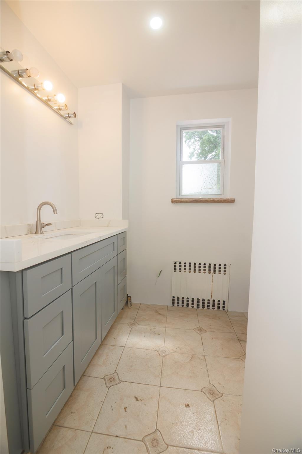 Single Family Siegfried Place Bronx, NY 10465, MLS-1029387-13