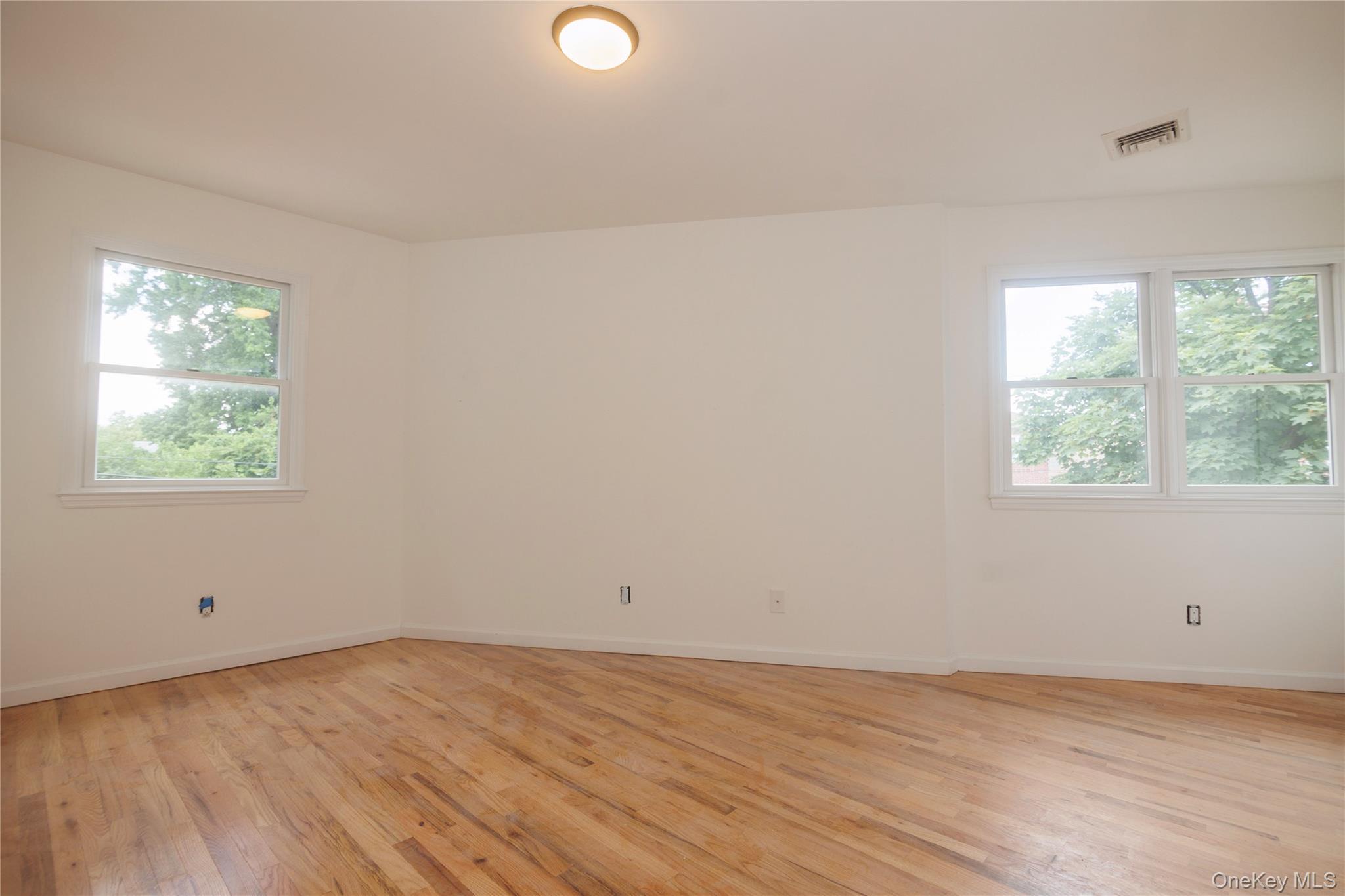 Single Family Siegfried Place Bronx, NY 10465, MLS-1029387-7