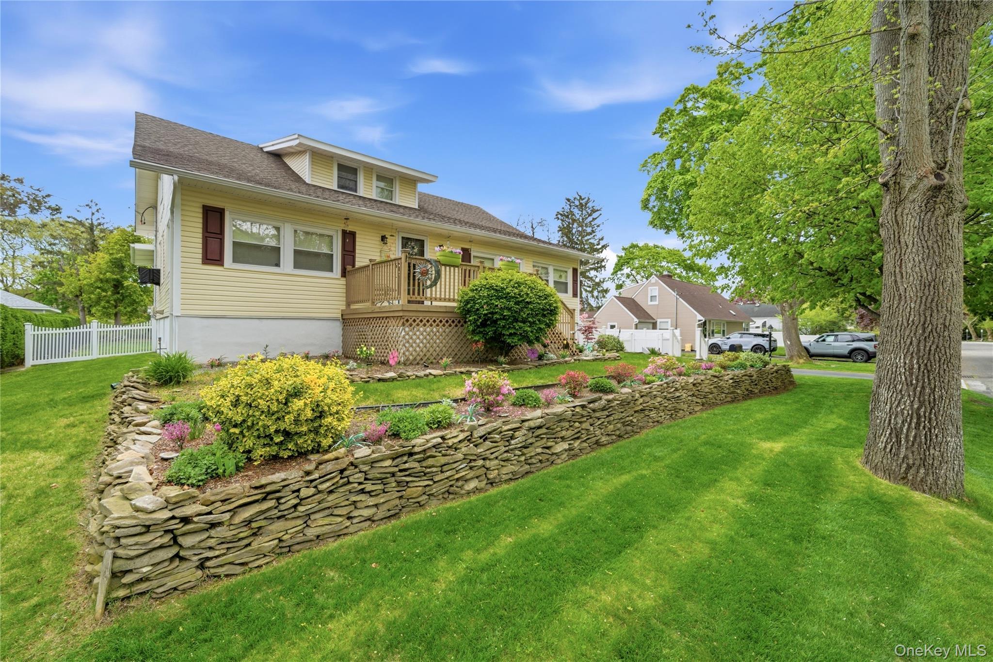 Single Family Potter Boulevard Suffolk County, NY 11718, MLS-1029408-2