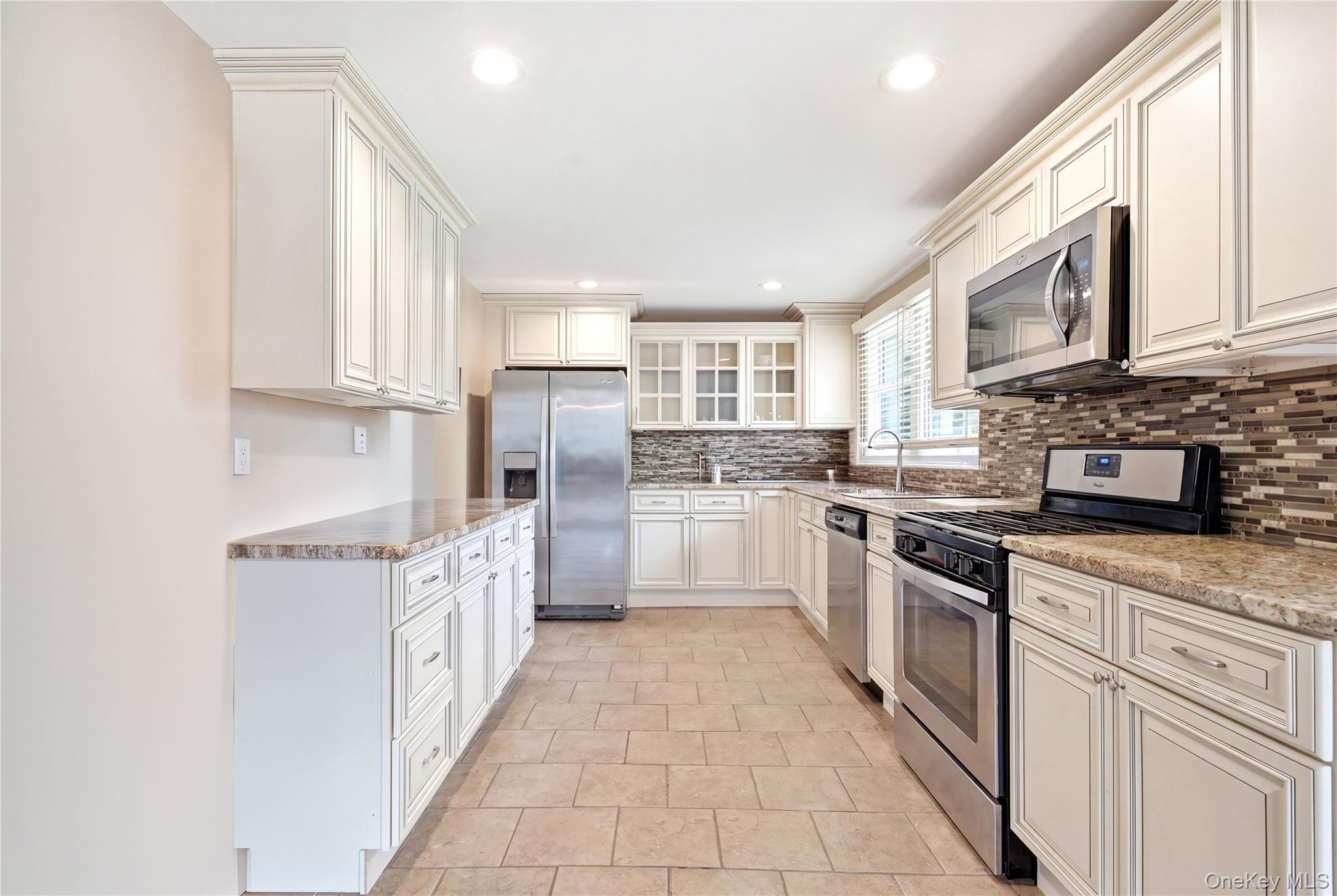 Single Family Potter Boulevard Suffolk County, NY 11718, MLS-1029408-25