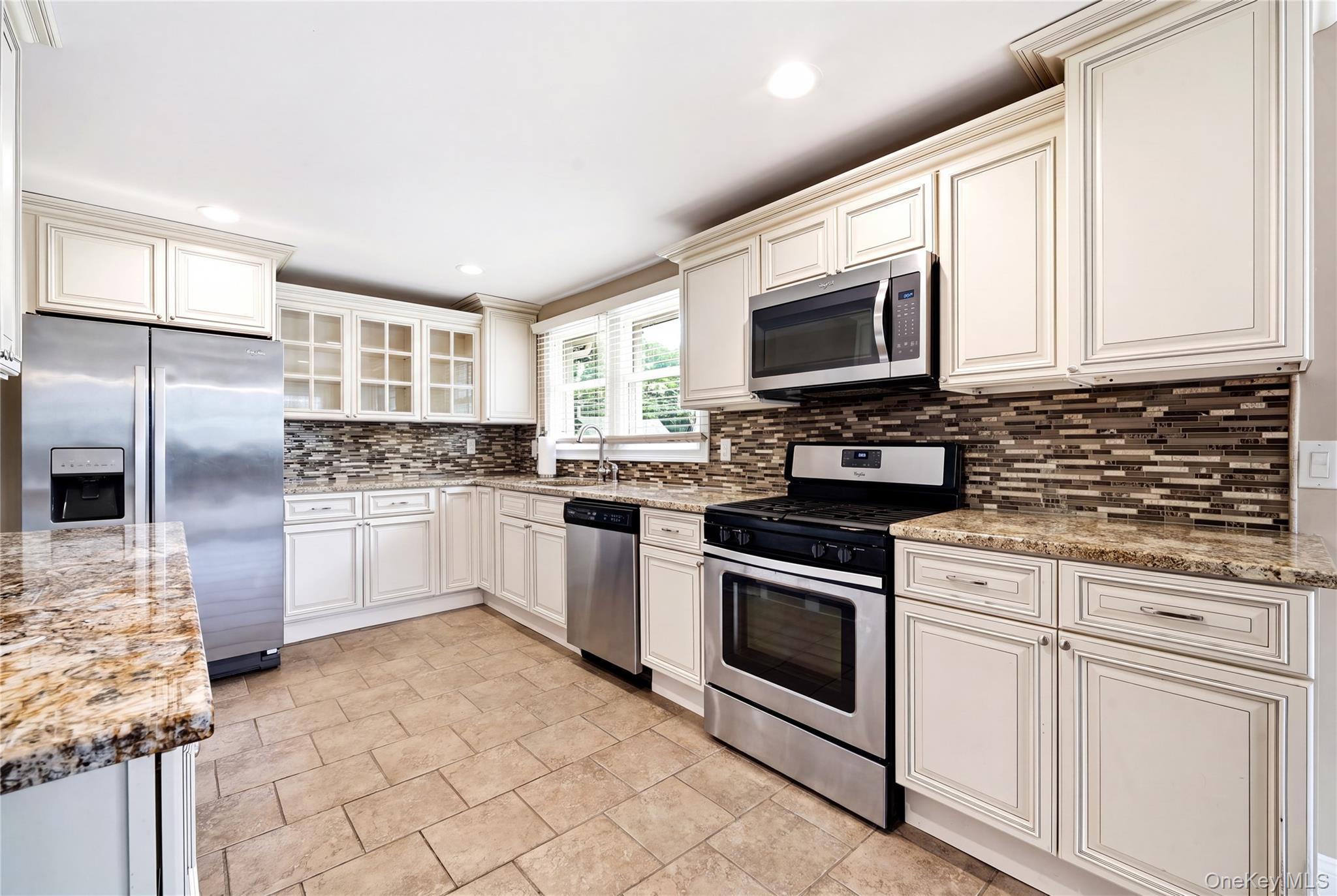 Single Family Potter Boulevard Suffolk County, NY 11718, MLS-1029408-26