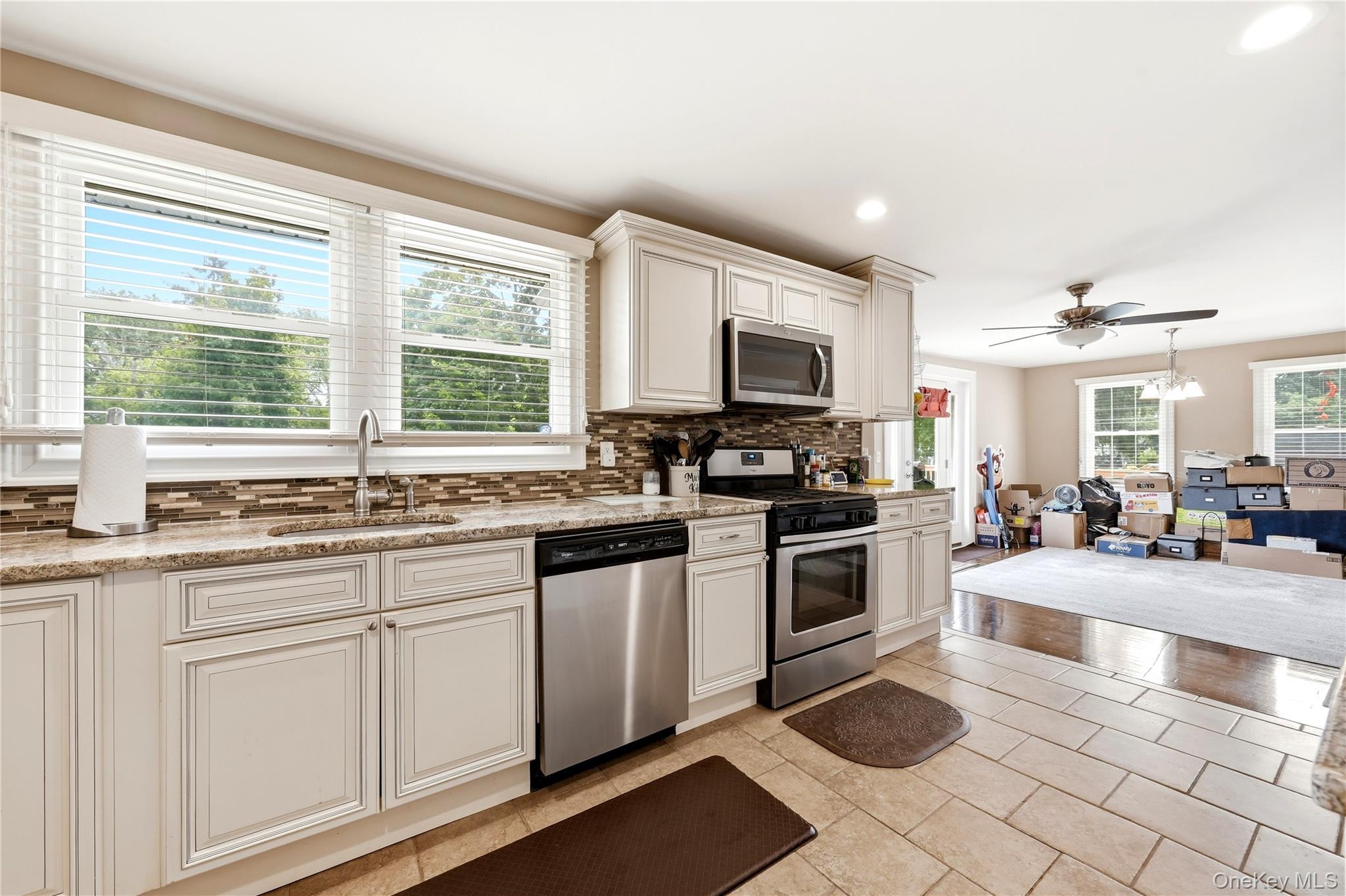 Single Family Potter Boulevard Suffolk County, NY 11718, MLS-1029408-27
