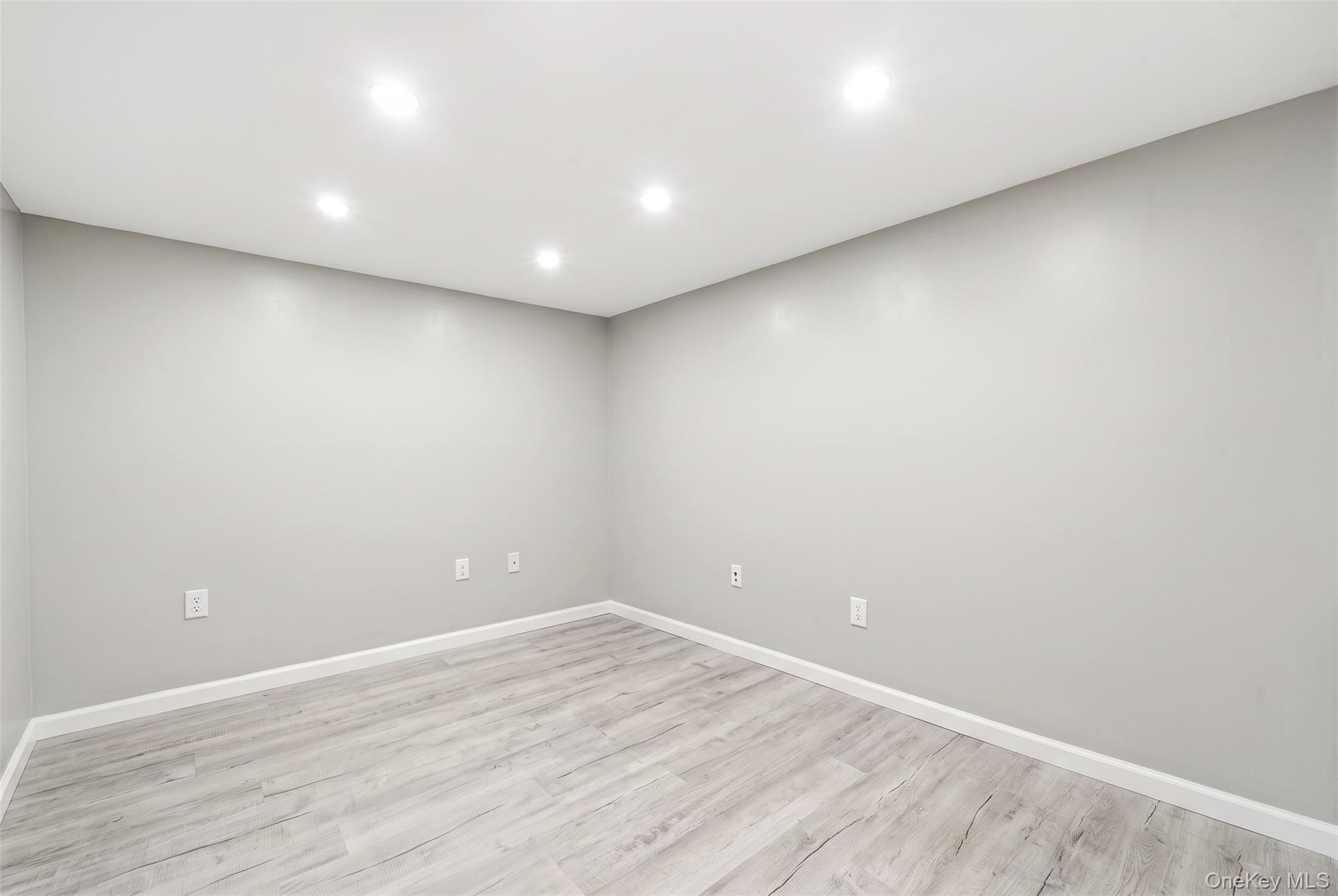 Single Family Potter Boulevard Suffolk County, NY 11718, MLS-1029408-41