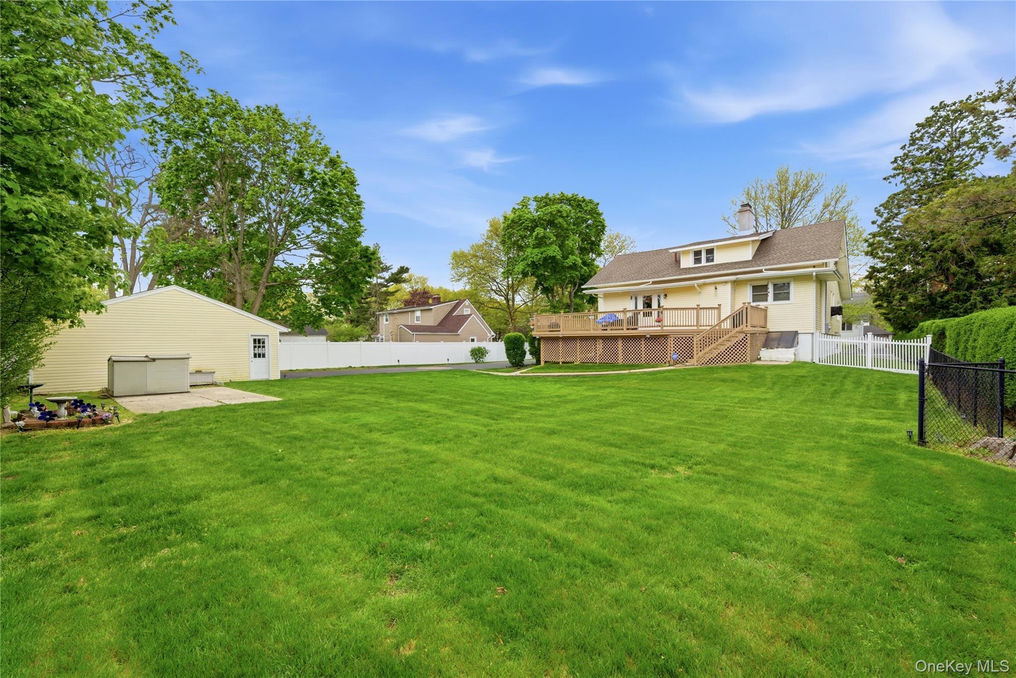Single Family Potter Boulevard Suffolk County, NY 11718, MLS-1029408-46