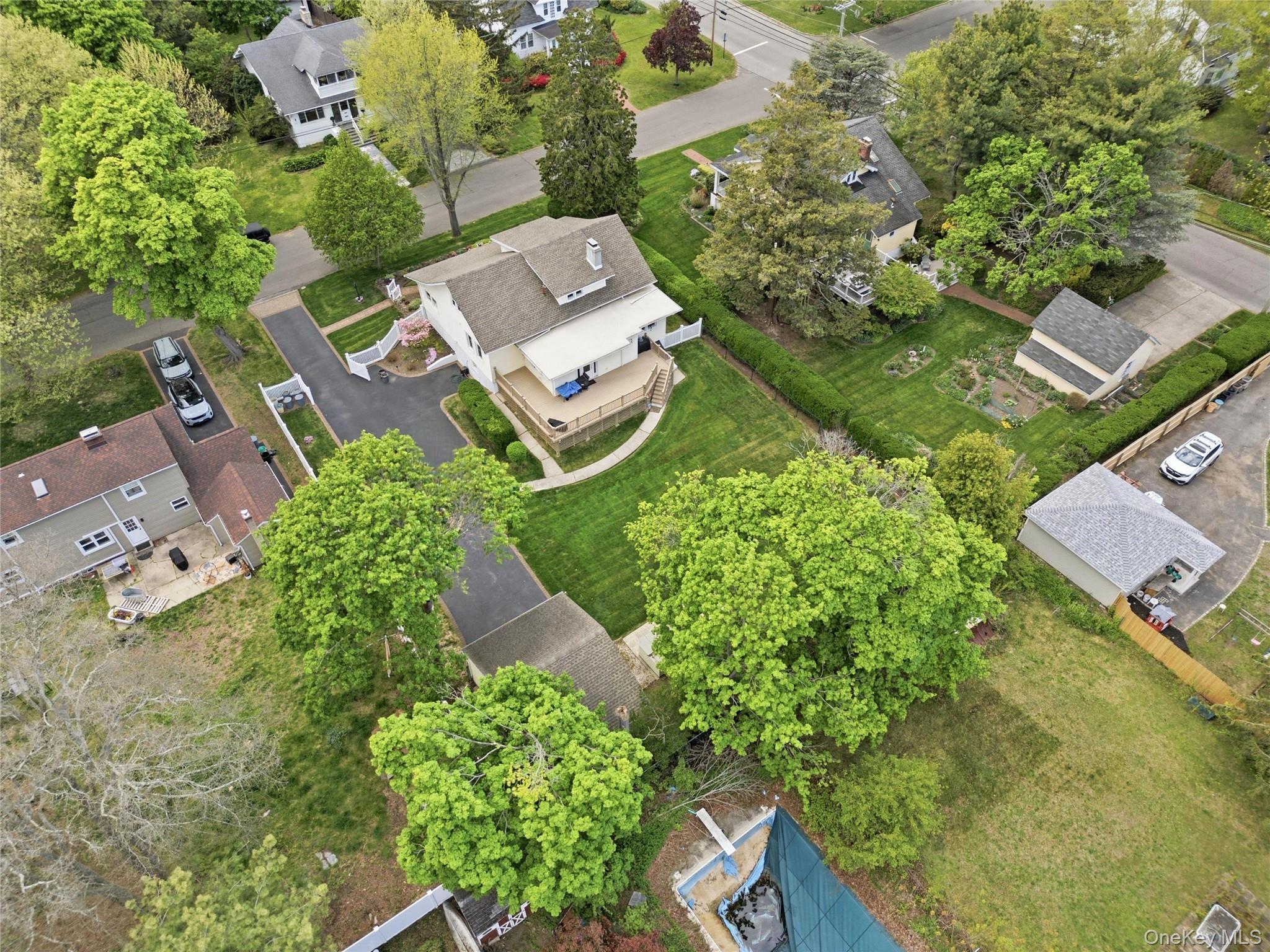 Single Family Potter Boulevard Suffolk County, NY 11718, MLS-1029408-6