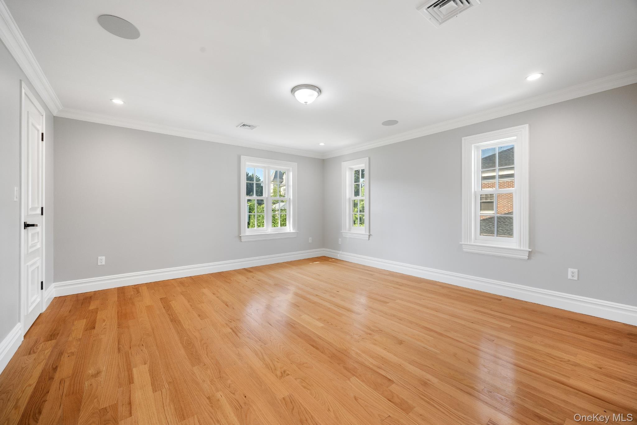 Single Family 38th Drive  Queens, NY 11363, MLS-1029460-25