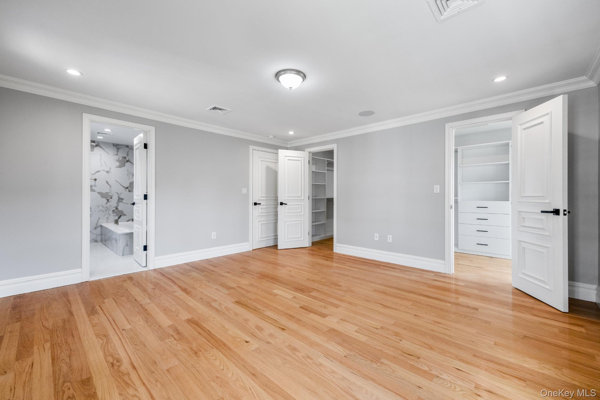 Single Family 38th Drive  Queens, NY 11363, MLS-1029460-27