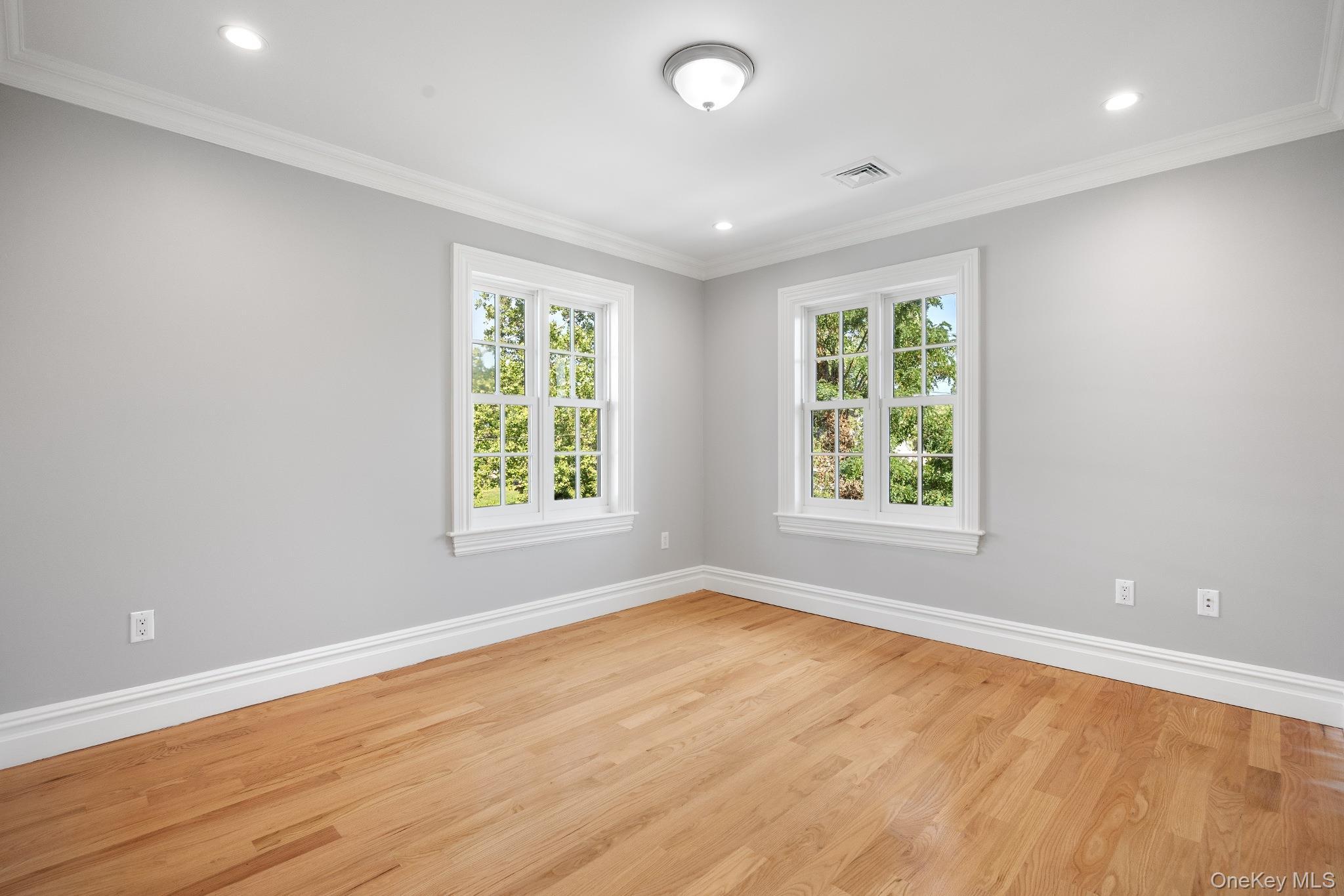 Single Family 38th Drive  Queens, NY 11363, MLS-1029460-32