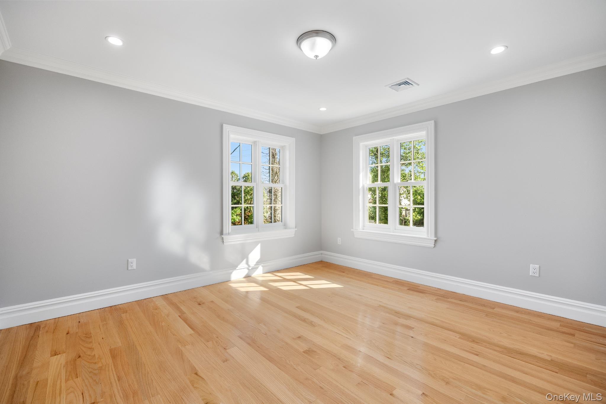 Single Family 38th Drive  Queens, NY 11363, MLS-1029460-34