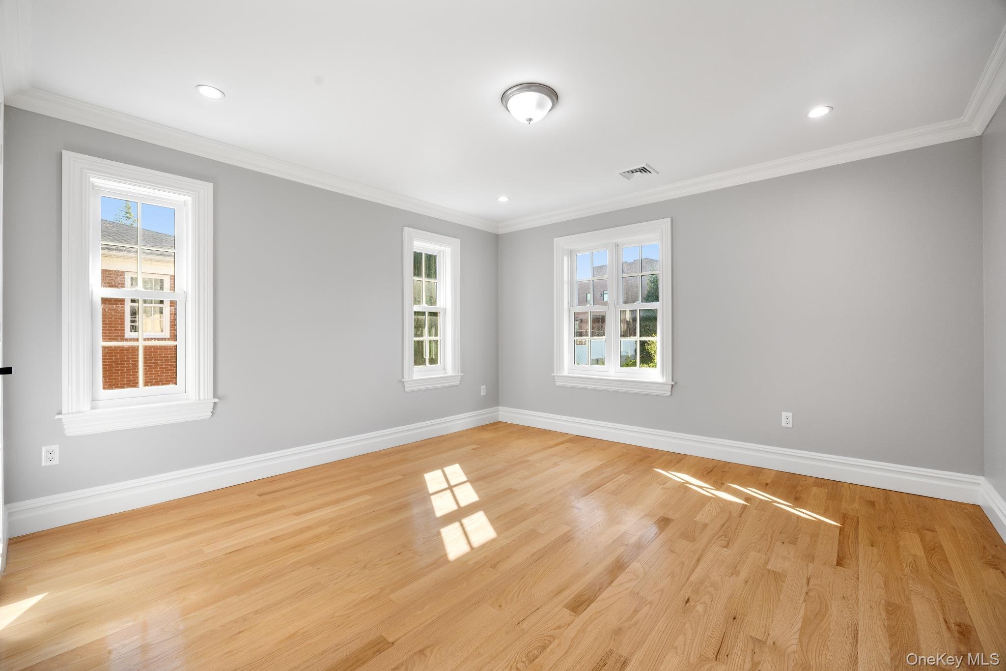 Single Family 38th Drive  Queens, NY 11363, MLS-1029460-36