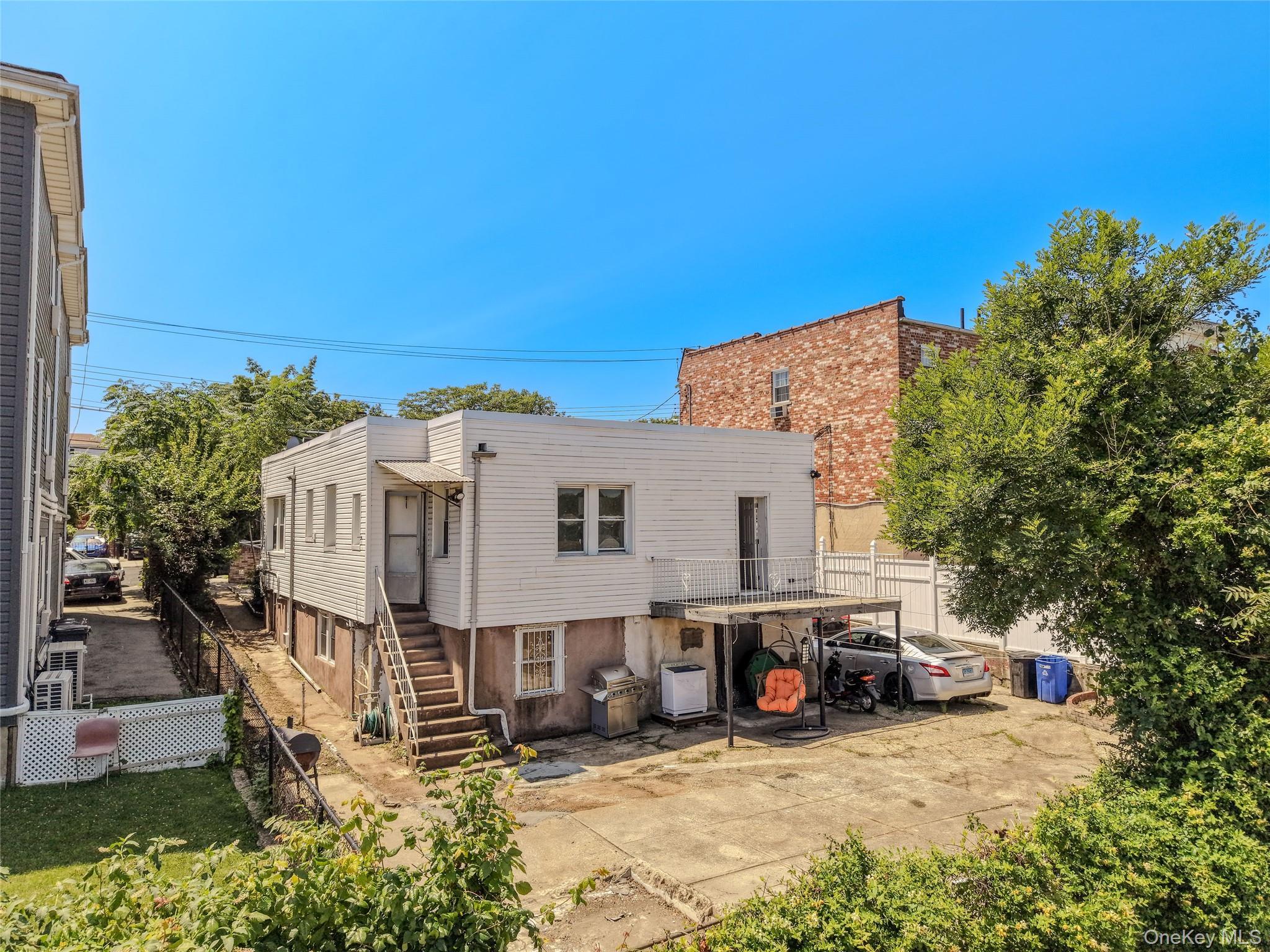 Single Family Palmer Avenue Bronx, NY 10466, MLS-1029469-3