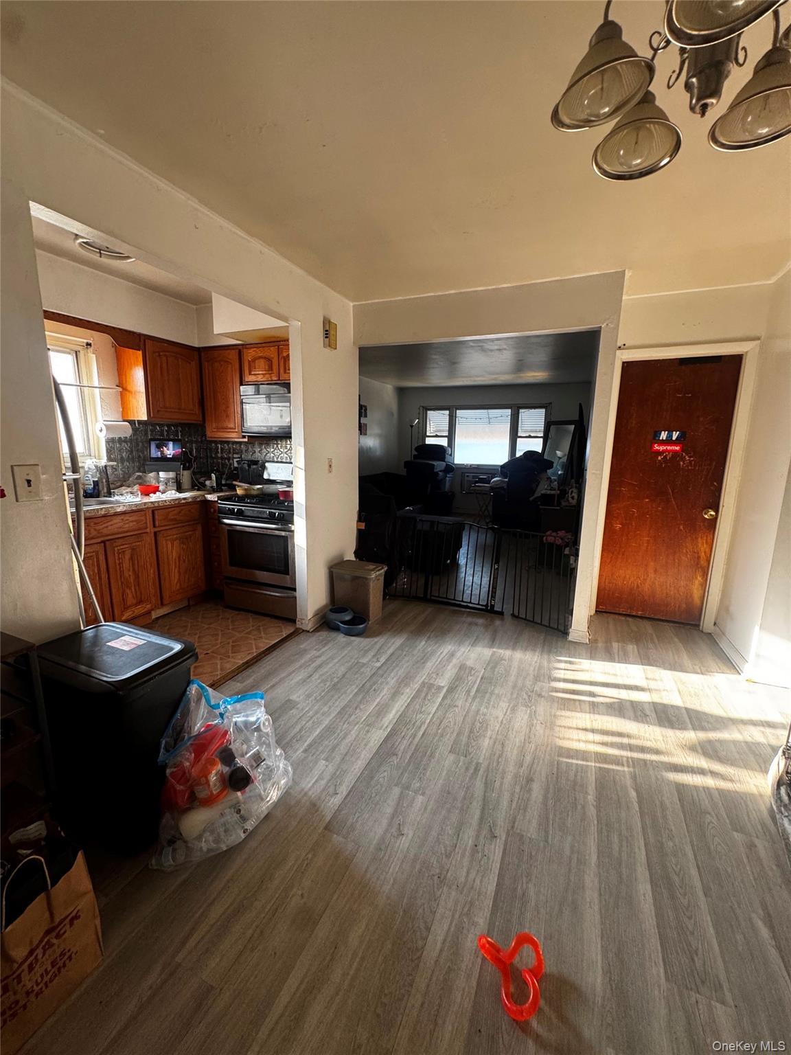Single Family E 226th Street  Bronx, NY 10466, MLS-1029485-10